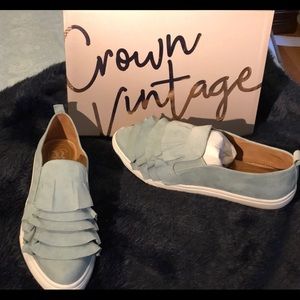 Crown vintage slip on loafers